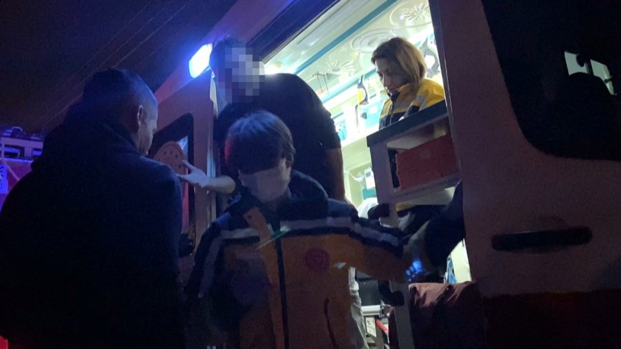 Alkollü Sürücü Polislerden Polis İstedi: "emniyeti Arayın Buraya Polis Ekipleri Gelsin"