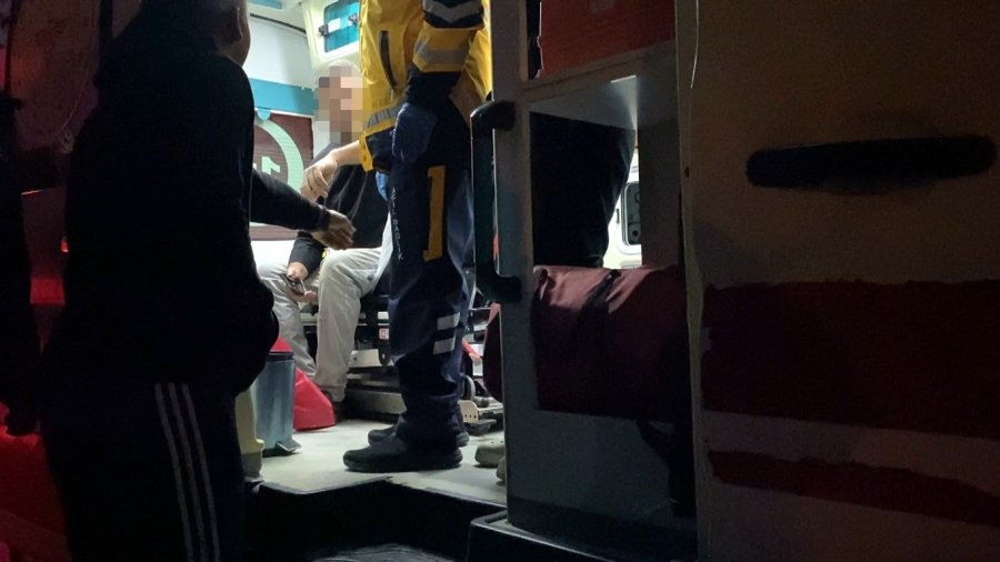 Alkollü Sürücü Polislerden Polis İstedi: "emniyeti Arayın Buraya Polis Ekipleri Gelsin"