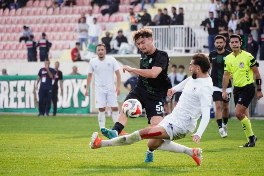 Manavgat Belediye Spor İlk Yarıyı Zirvede Tamamladı