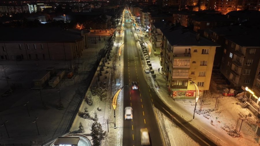 Niğde’de Karla Mücadele Ekiplerinden 24 Saat Mesai