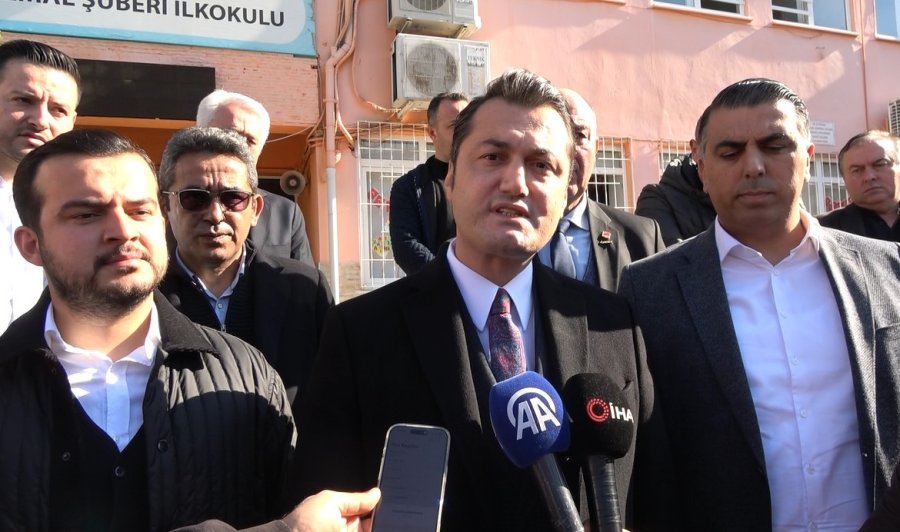 Alanya’da İlkokul Sınıfının Klima Ünitesinde Çıkan Yangın Korkuttu