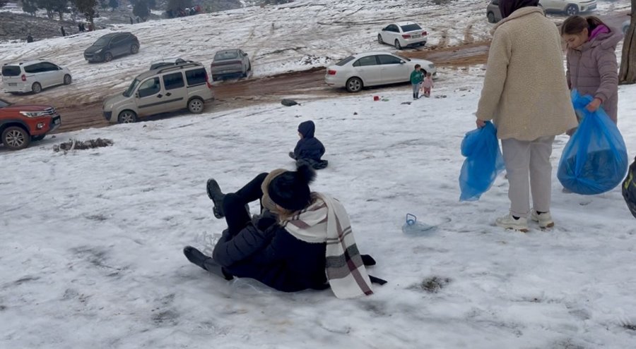 Torosların Zirveleri Beyaza Büründü, Antalyalılar Kar Keyfini Doyasıya Yaşadı