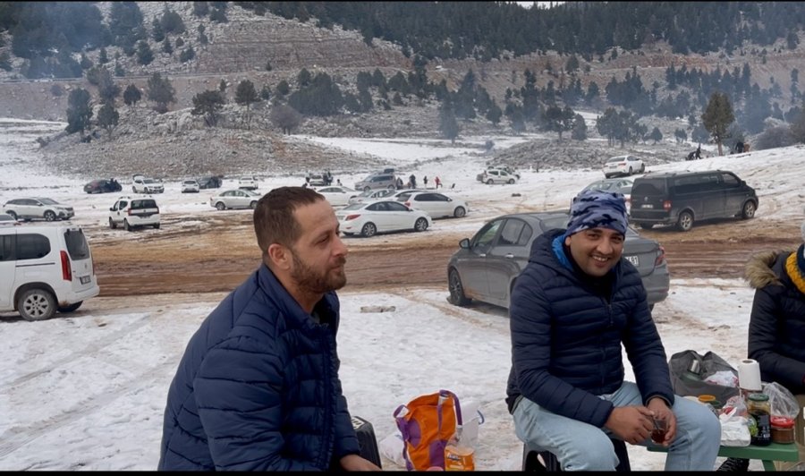 Torosların Zirveleri Beyaza Büründü, Antalyalılar Kar Keyfini Doyasıya Yaşadı