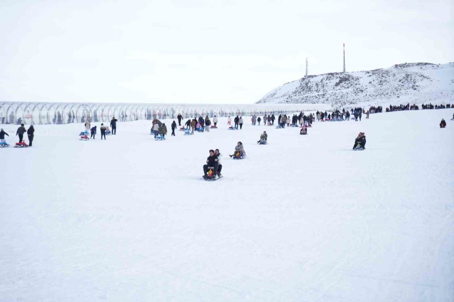 Kar Keyfi Ketençimen Kayak Merkezi’nde Yaşandı