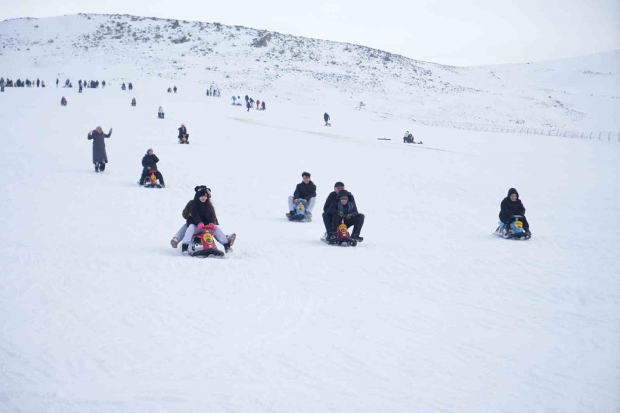 Kar Keyfi Ketençimen Kayak Merkezi’nde Yaşandı