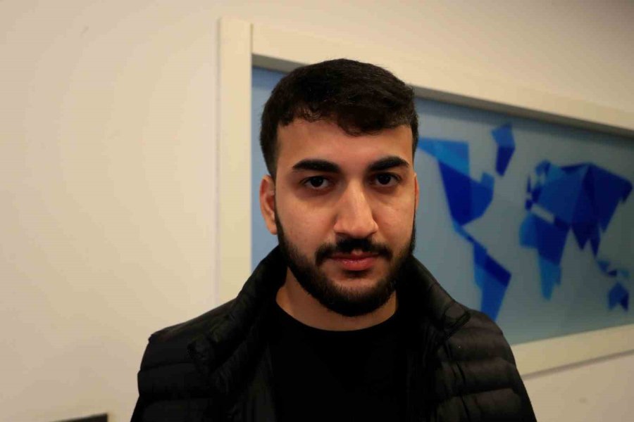 Dövme Sildirmek İsterken Kabusu Yaşadı, Elindeki Dokular Öldü