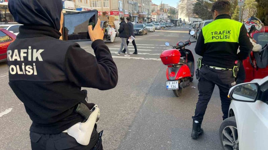 Karaman’da Motosikletin Çarptığı Yaya Yaralandı