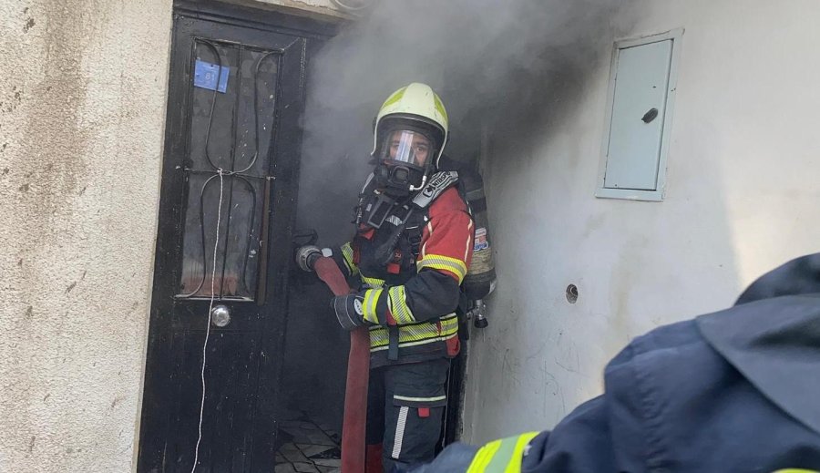 Erdemli’de Ev Yangını Büyümeden Söndürüldü