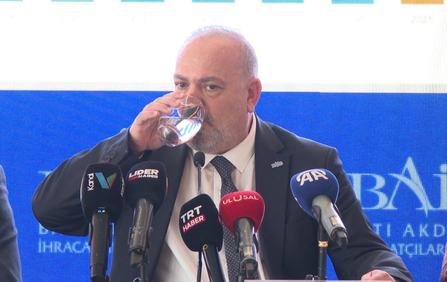 Baib Başkanı İhracat Toplantısında Rahatsızlanıp Sözlerini Yarıda Kesmek Zorunda Kaldı