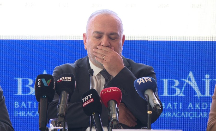 Baib Başkanı İhracat Toplantısında Rahatsızlanıp Sözlerini Yarıda Kesmek Zorunda Kaldı