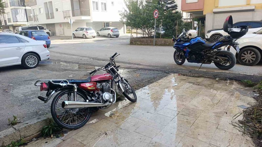 Trafik Polisini Görünce Motosikleti Bırakıp Kaçtı