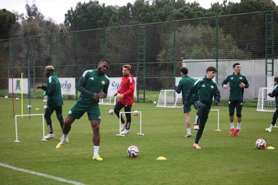 Esenler Erokspor, Antalya’daki Devre Arası Çalışmalarını Tamamladı