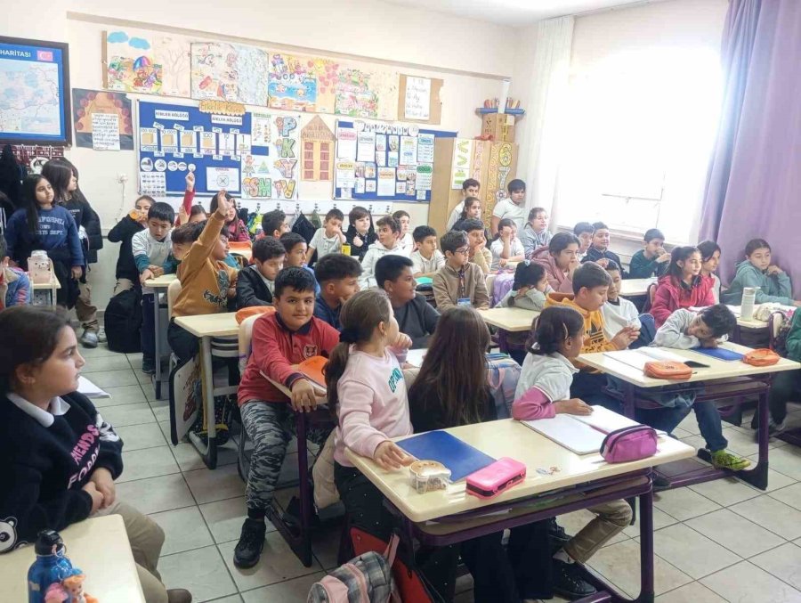 Kemer Belediyesi’nden Öğrencilere Sıfır Atık Eğitimi