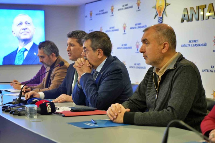 Milli Eğitim Bakanı Tekin: "bugün, 1994’teki İski Skandalının Daha Büyüğüne Şahit Oluyoruz"