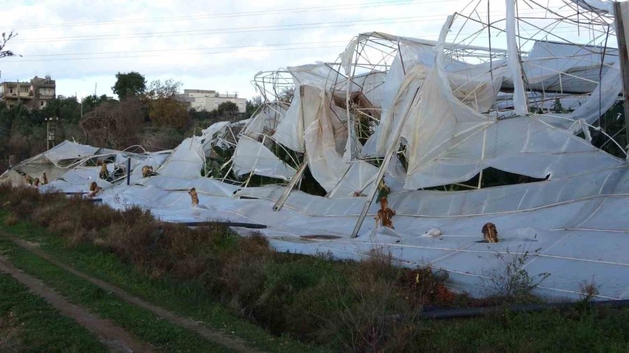 Antalya’daki Hortum Anı Kamerada: Konteynerler Savruldu, Araç Gitmekte Zorlandı