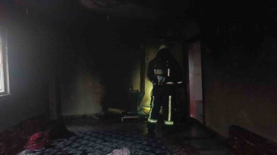 Manavgat’ta Sobadan Çıkan Yangın Korkuttu