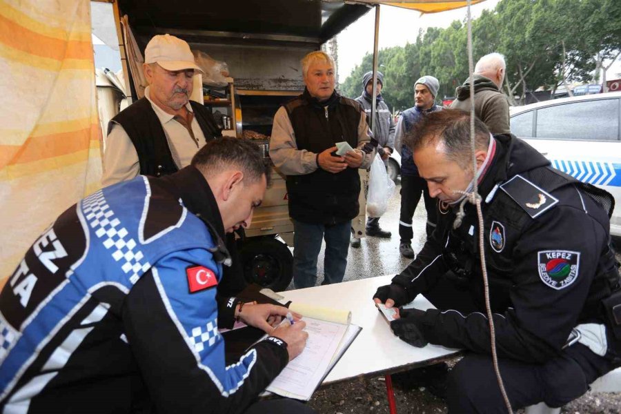 Kepez Zabıtası’ndan İşgaller Ve Gıda İhlalleri Denetimi