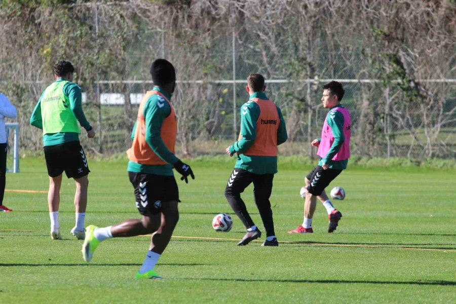 Çağdaş Atan: "güçlü Bir Konyaspor İzleyeceğimizi Düşünüyorum"