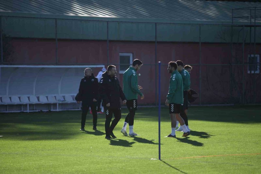 Çağdaş Atan: "güçlü Bir Konyaspor İzleyeceğimizi Düşünüyorum"