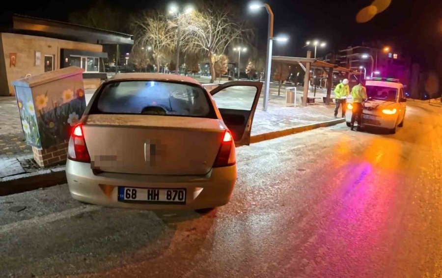 Alkollü Şekilde Direksiyon Başına Geçen Genç Kaza Yaptı: "ilk Defa İçtim, Onda Da Kaza Yaptım"