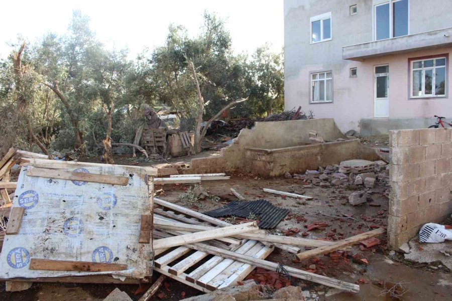 Manavgat’ta Hortumdan Zarar Gören Bölgelerde Hasar Tespit Çalışması Yapıldı