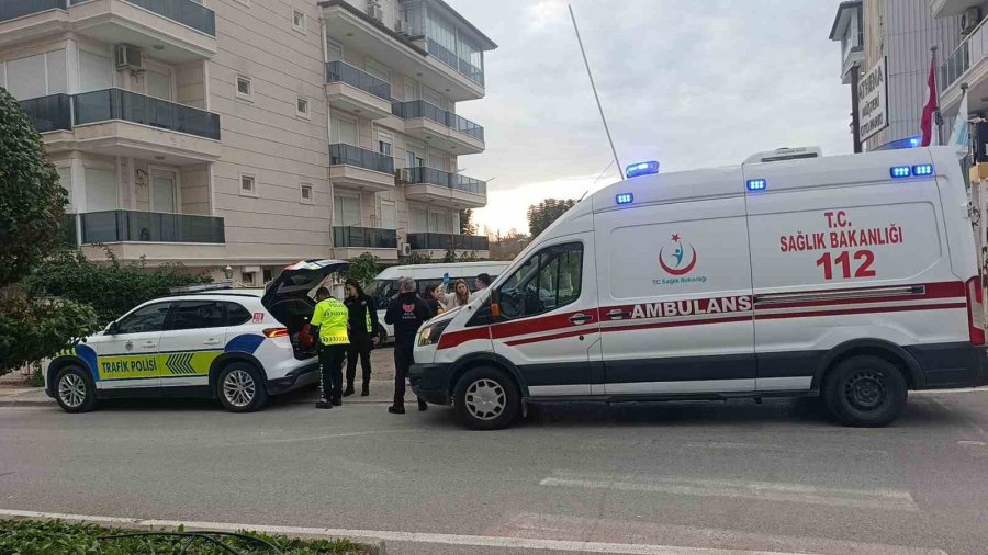 Manavgat’ta Motosiklet Devrildi: 1 Yaralı