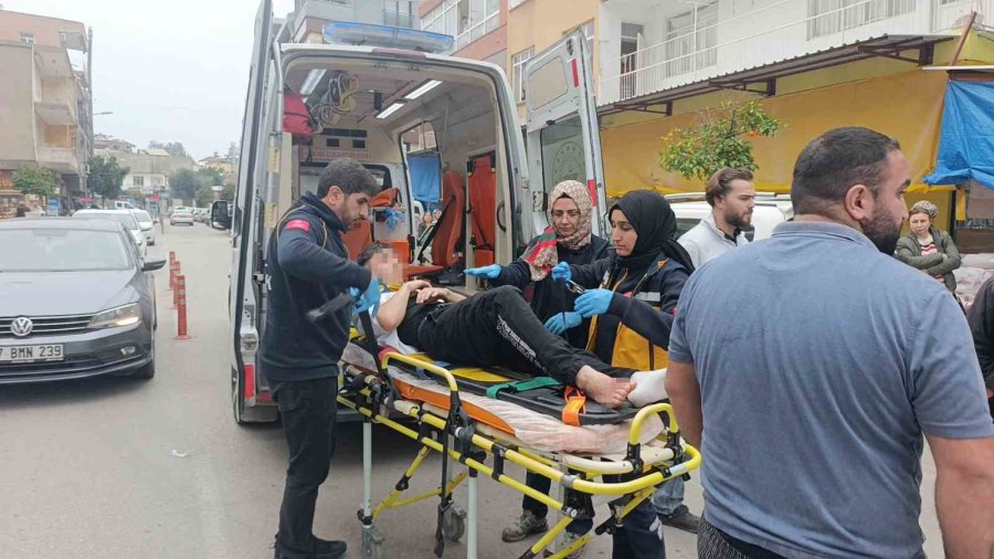 Otoparka Dönen Otomobil İle Motosiklet Çarpıştı: 1 Yaralı