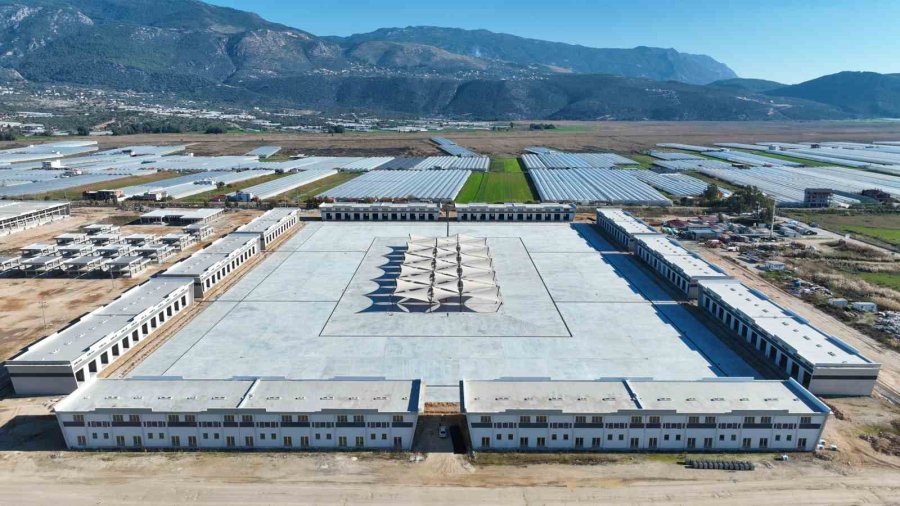 Kınık Toptancı Hal Kompleksi Bölgenin Tarımsal Ticaretini Güçlendirecek