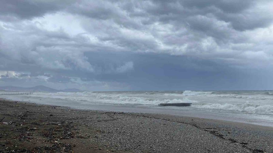 Alanya’da Yağmur , Dolu Ve Fırtına Hayatı Olumsuz Etkiledi