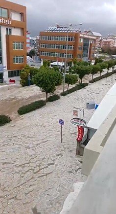 Alanya’da Yağmur , Dolu Ve Fırtına Hayatı Olumsuz Etkiledi