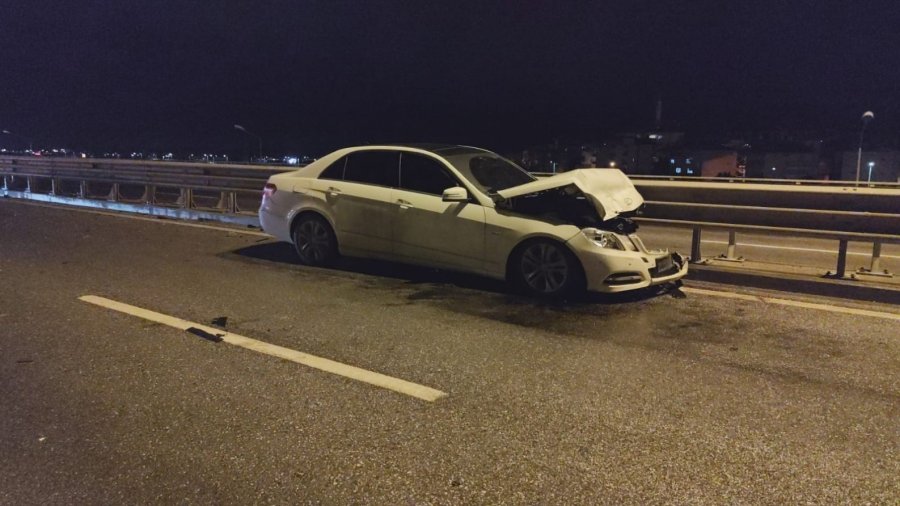 Manavgat’ta Üç Araçlı Zincirleme Kaza: 3 Yaralı