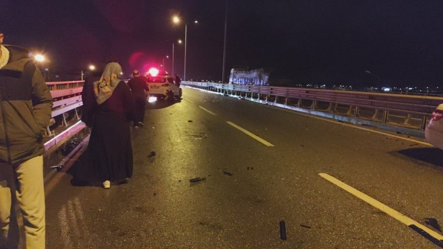 Manavgat’ta Üç Araçlı Zincirleme Kaza: 3 Yaralı