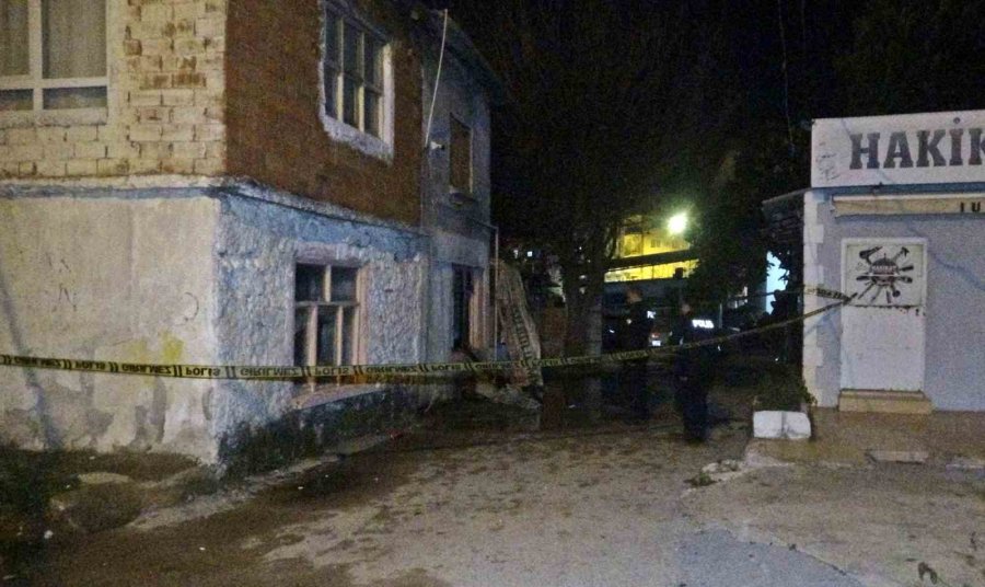 Antalya’da Gecekondu Yangını: 1 Ölü, 1 Yaralı