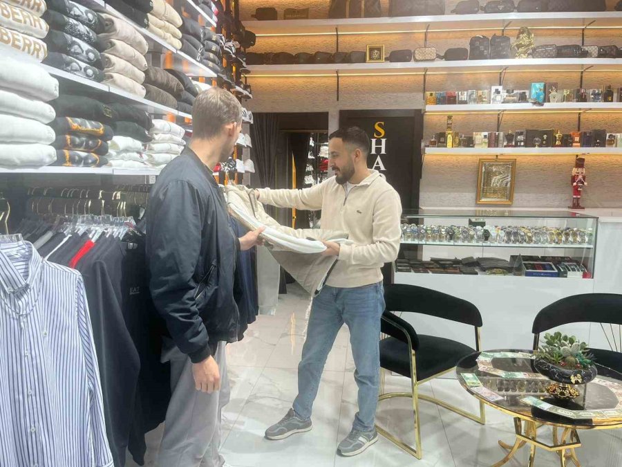 Babasına Doğum Günü Hediyesi İçin 100 Tl İle Mağazaya Girdi, Mutluluğu Türkiye’nin Mutluluğu Oldu