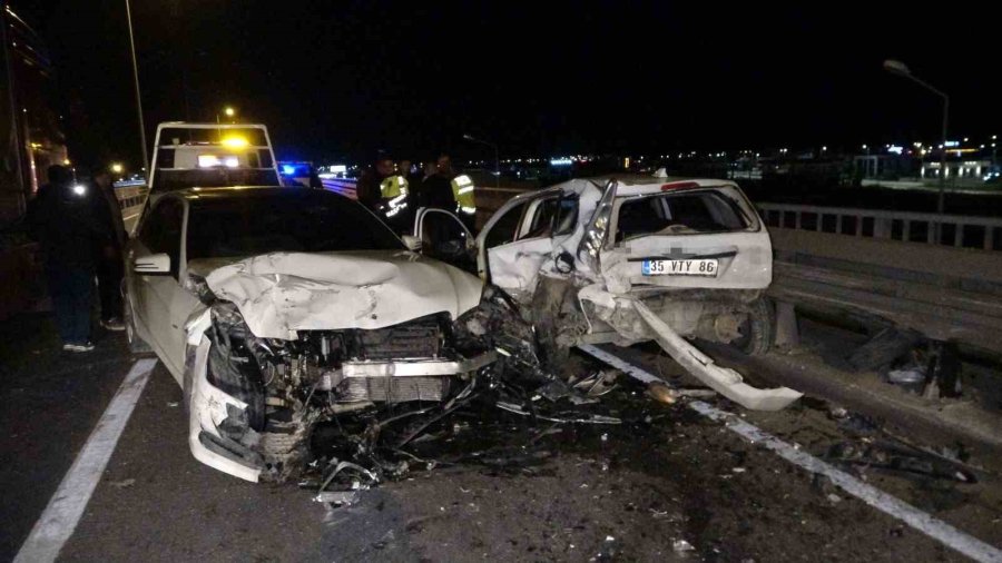 Manavgat’ta Köprülü Kavşakta Zincirleme Kaza: 2 Yaralı