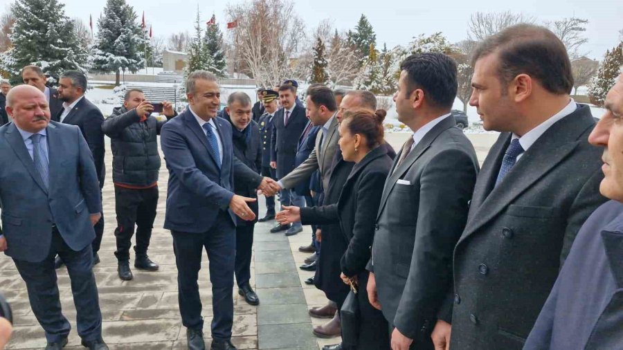 Karaman Valisi Hayrettin Çiçek Görevine Başladı