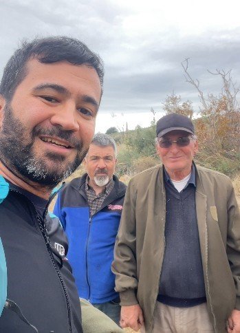 Gönülleri Isıtan Davet: Yamaç Paraşütçüsü İşçilerin Çay Davetine Kayıtsız Kalmadı