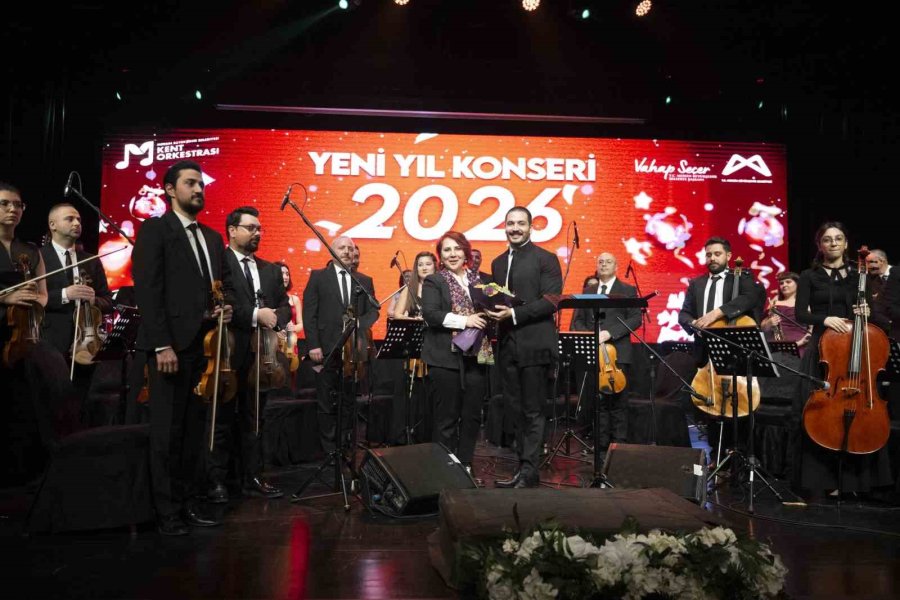 Kent Orkestrası Yeni Yılın İlk Konserinde Sanatseverleri Büyüledi
