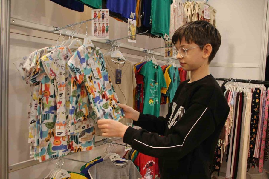 Mersin’de Tekstil Sektörü Akdeniz Tekstil Fuarı’nda Buluştu