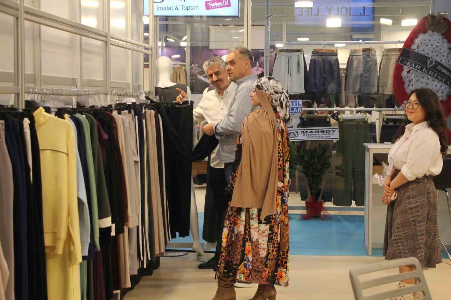 Mersin’de Tekstil Sektörü Akdeniz Tekstil Fuarı’nda Buluştu