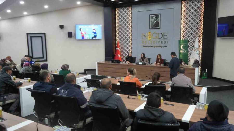 Niğde Belediyesi Personeline ’sanal Kumar’ Farkındalık Eğitimi