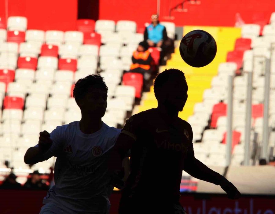Ziraat Türkiye Kupası: Antalyaspor: 0 - Gençlerbirliği: 0 (ilk Yarı)