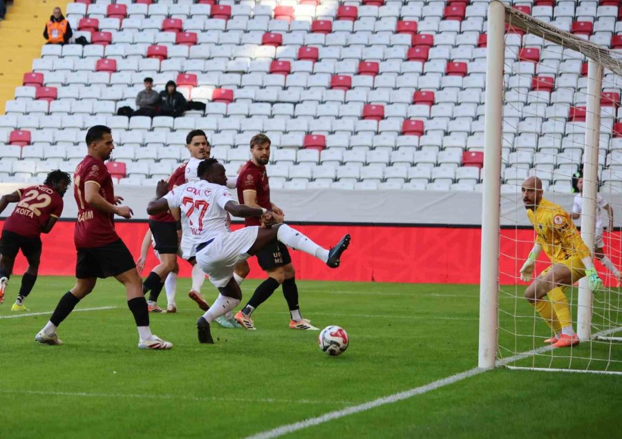 Ziraat Türkiye Kupası: Antalyaspor: 0 - Gençlerbirliği: 0 (ilk Yarı)