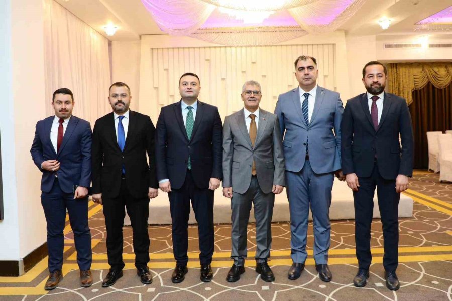 Vali Cahit Çelik İçin Veda Yemeği Düzenlendi