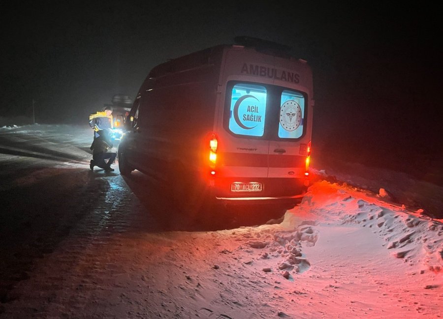 Karaman’da Sağlık Ekibi Kar Yağışı Ve Tipiye Rağmen Diyaliz Hastası Kadını Hastaneye Ulaştırdı