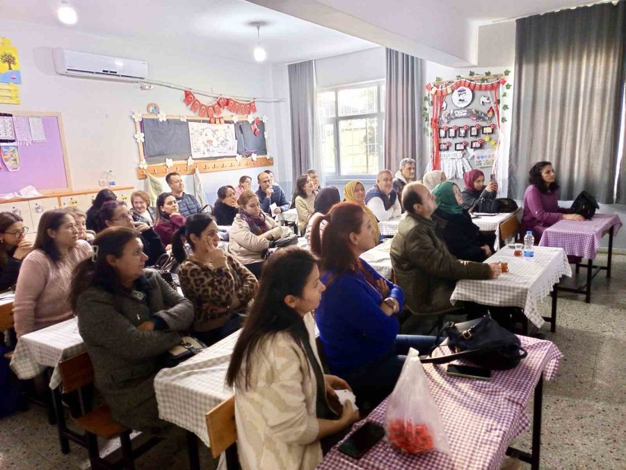 Bozyazı’da Öğretmenlere ’çocuklarda Vücut Sağlığı Ve Doğru Postür’ Eğitimi Verildi