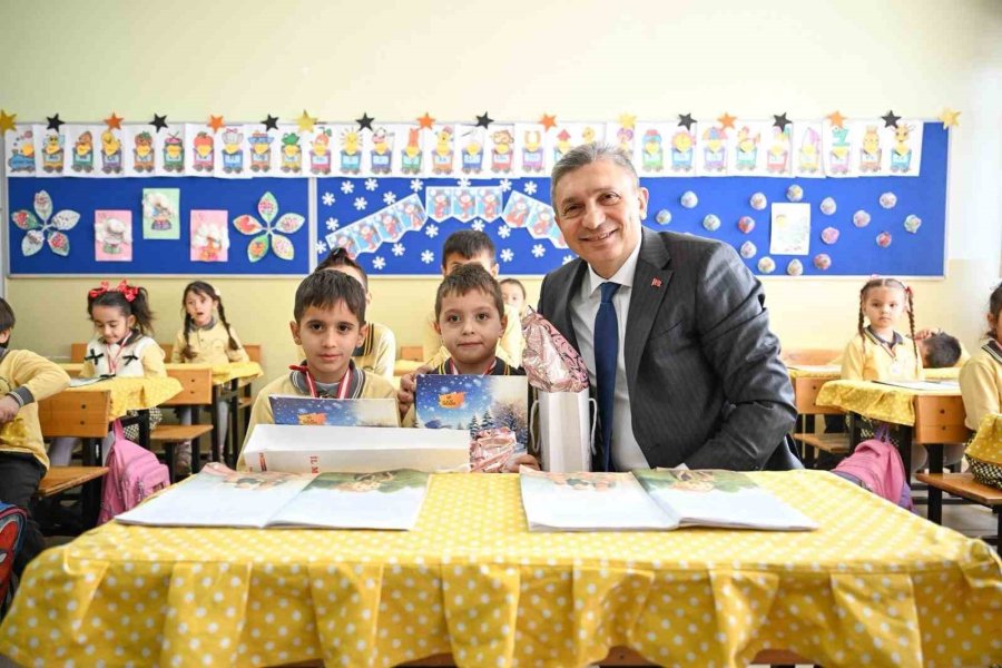 Antalya’da 498 Bin 603 Öğrenci Karne Heyecanı Yaşadı