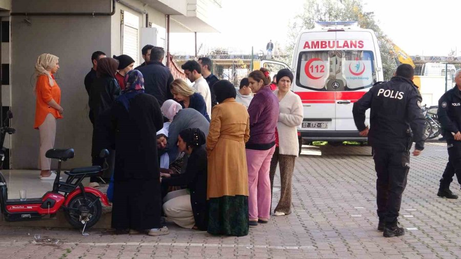 Ağabeyini Silahla Vurarak Öldürdü, Diğer Ağabeyinin Eşini De Yaraladı