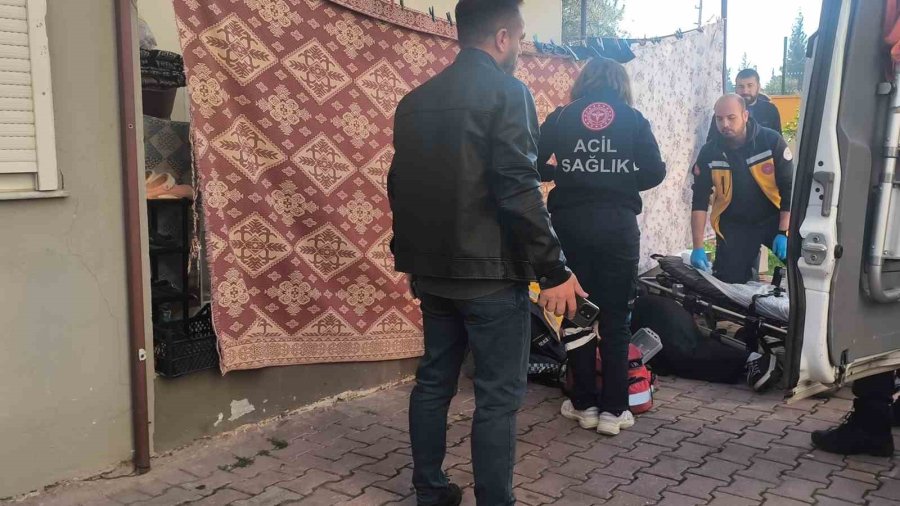 Ağabeyini Silahla Vurarak Öldürdü, Diğer Ağabeyinin Eşini De Yaraladı