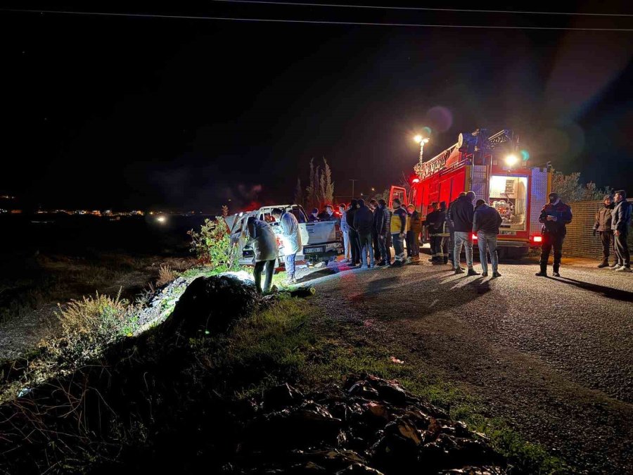 Antalya’da Araç İçinde Yanmış Ceset Bulundu